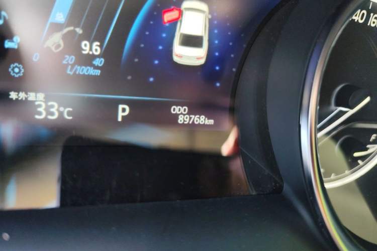 Used Toyota Camry 2019 2.5G Luxury Edition China VI Standard Odometer Close Up