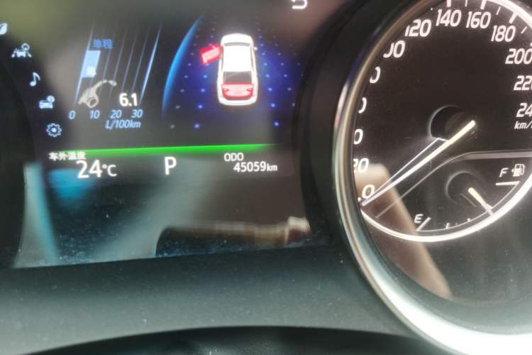 Used Toyota Camry 2019 Revised Version Dual-Engine 2.5 HG Luxury Edition Odometer Close Up