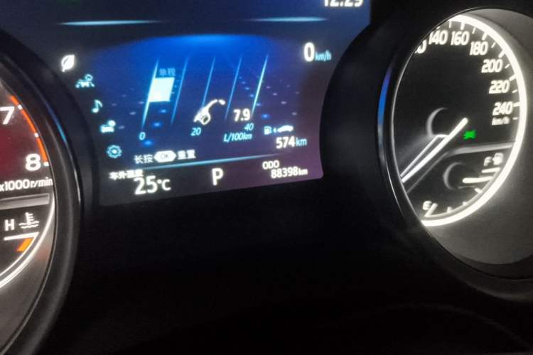Used Toyota Camry 2019 2.0G Luxury Edition China VI Standard Odometer Close Up