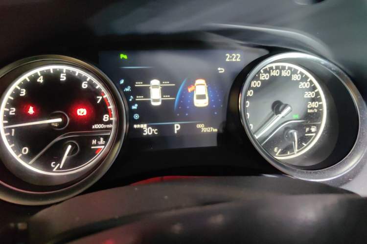 Used Toyota Camry 2019 Revised Version 2.0G Luxury Edition Odometer Close Up