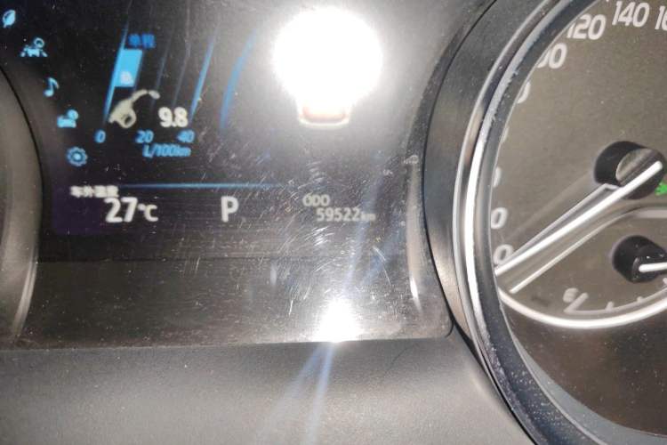 Used Toyota Camry 2019 2.5G Luxury Edition China VI Standard Odometer Close Up