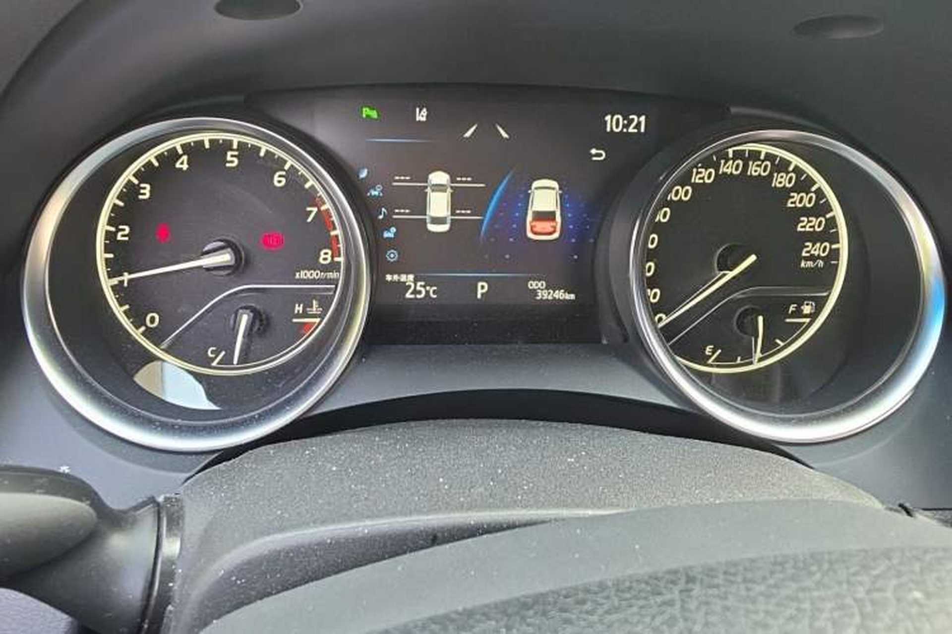 Used Toyota Camry 2019 2.5G Luxury Edition China VI Standard Odometer Close Up