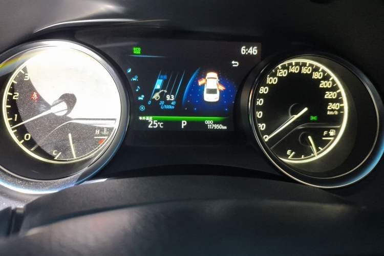 Used Toyota Camry 2019 2.5G Luxury Edition China VI Standard Odometer Close Up