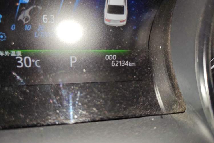 Used Toyota Camry 2019 Dual-Engine 2.5 HG Luxury Edition China VI Standard Odometer Close Up