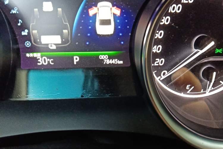 Used Toyota Camry 2019 Revised Version Dual-Engine 2.5 HS Fēngshàng Edition Odometer Close Up