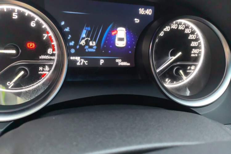 Used Toyota Camry 2019 Revised Version 2.0G Luxury Edition Odometer Close Up