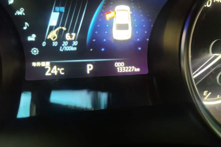 Used Toyota Camry 2019 Dual-Engine 2.5 HG Luxury Edition China VI Standard Odometer Close Up