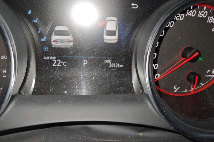 Used Toyota Camry 2019 2.0S FENGSHANG Version China VI Standard Odometer Close Up