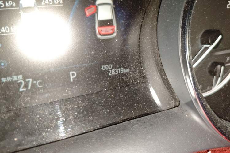 Used Toyota Camry 2019 Revised Version 2.5G Luxury Edition Odometer Close Up