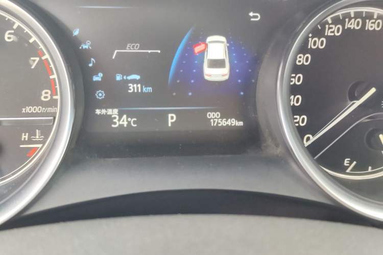 Used Toyota Camry 2019 2.5G Luxury Edition China VI Standard Odometer Close Up