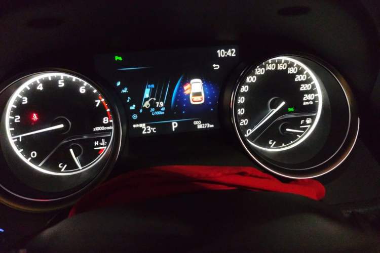 Used Toyota Camry 2019 2.5G Luxury Edition China V Standard Odometer Close Up