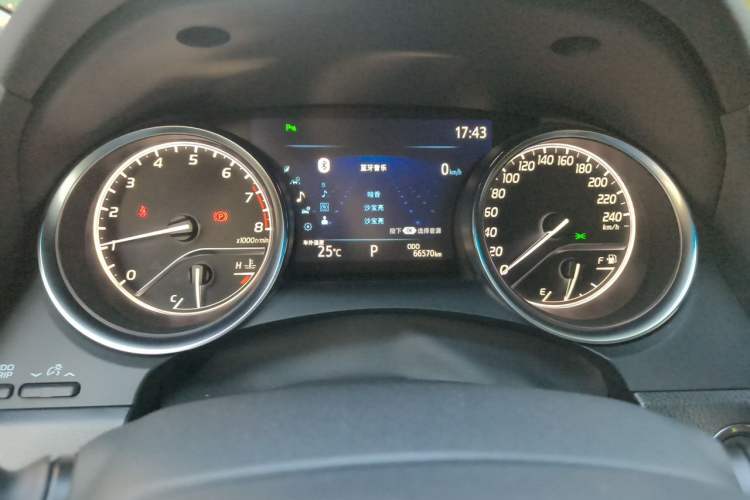 Used Toyota Camry 2019 Revised Version 2.5G Luxury Edition Odometer Close Up