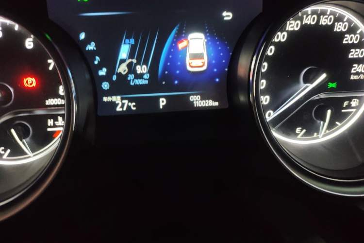 Used Toyota Camry 2019 2.5G Luxury Edition China VI Standard Odometer Close Up