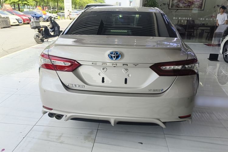 Used Toyota Camry 2019 Dual-Engine 2.5HS FENGSHANG Edition China VI Standard Rear