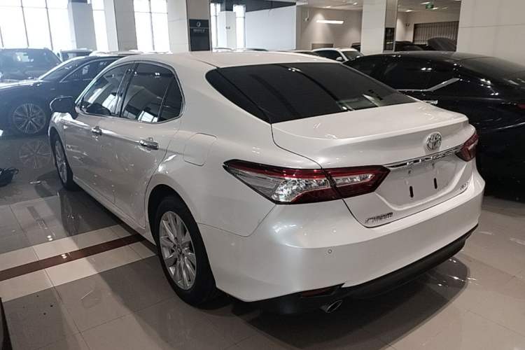 Used Toyota Camry 2019 2.0G Luxury Edition China VI Standard Rear Left 45 Deg