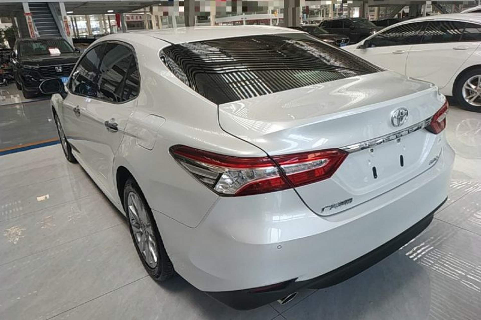 Used Toyota Camry 2019 Revised Version 2.0G Luxury Edition Rear Left 45 Deg