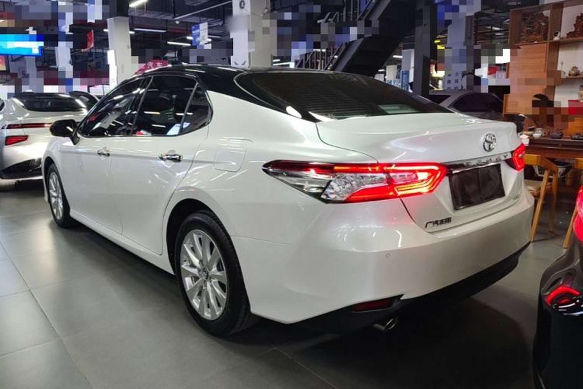 Used Toyota Camry 2019 Revised Version 2.0G Luxury Edition Rear Left 45 Deg