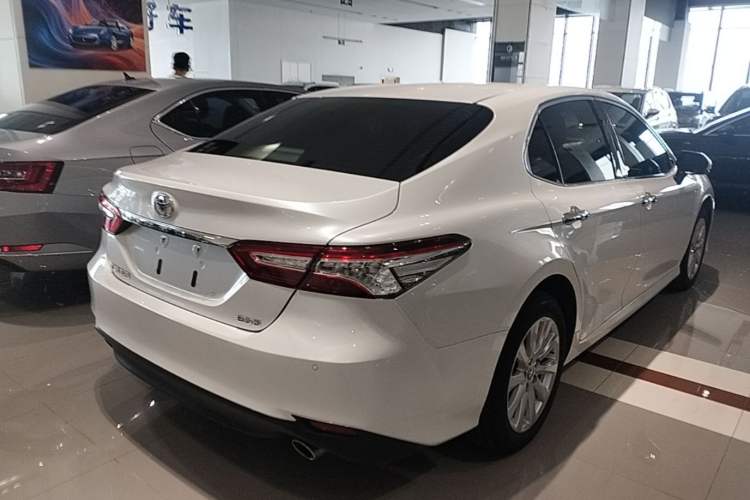 Used Toyota Camry 2019 2.0G Luxury Edition China VI Standard Rear Right 45 Deg
