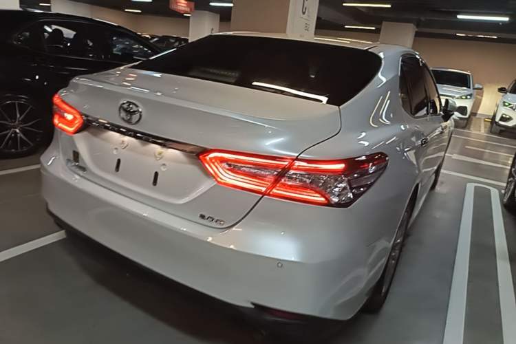 Used Toyota Camry 2019 Revised Version 2.0G Luxury Edition Rear Right 45 Deg