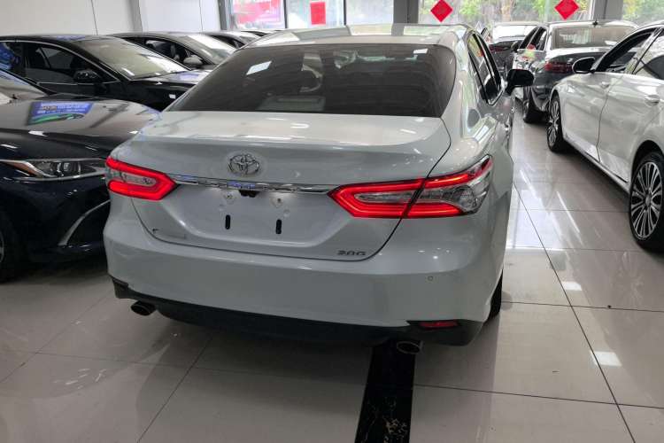 Used Toyota Camry 2019 Revised Version 2.0G Luxury Edition Rear