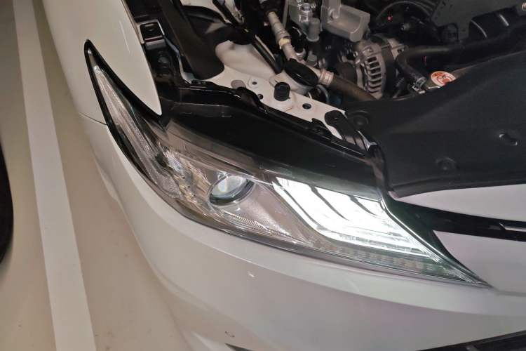 Used Toyota Camry 2019 2.5G Luxury Edition China VI Standard Right Front Headlight