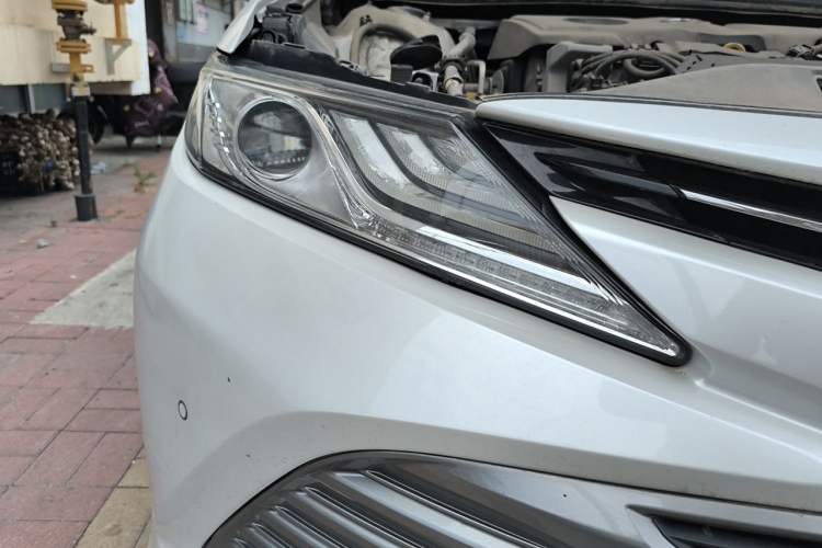 Used Toyota Camry 2019 2.5G Luxury Edition China VI Standard Right Front Headlight