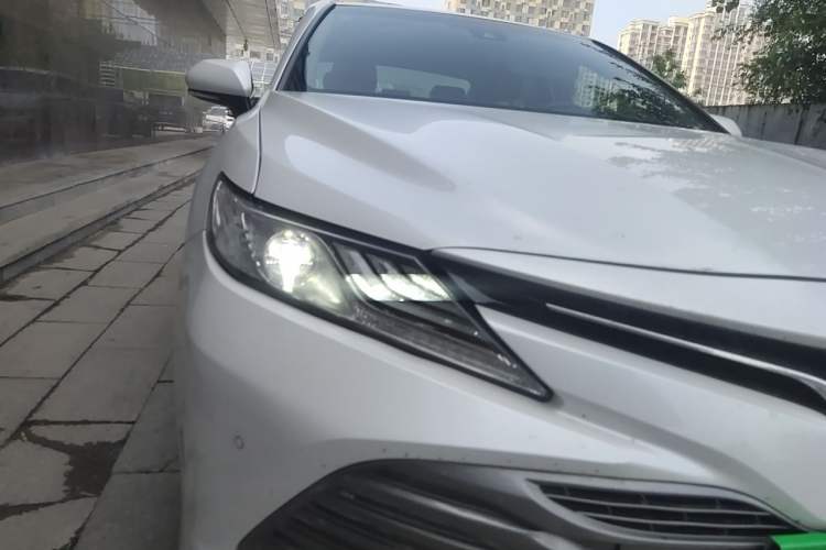 Used Toyota Camry 2019 2.0G Luxury Edition China VI Standard Right Front Headlight