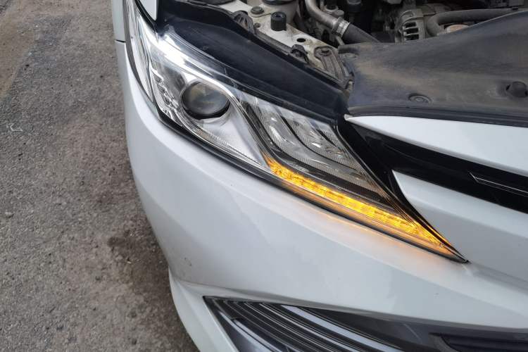 Used Toyota Camry 2019 2.5G Luxury Edition China VI Standard Right Front Headlight