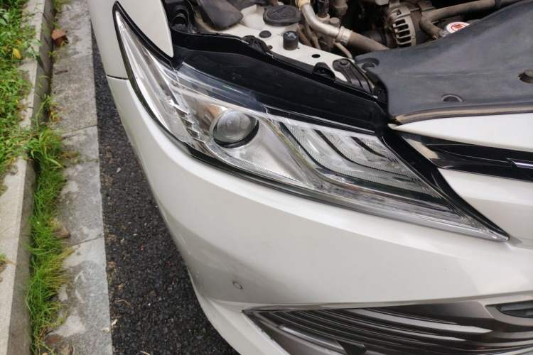 Used Toyota Camry 2019 2.5G Luxury Edition China VI Standard Right Front Headlight