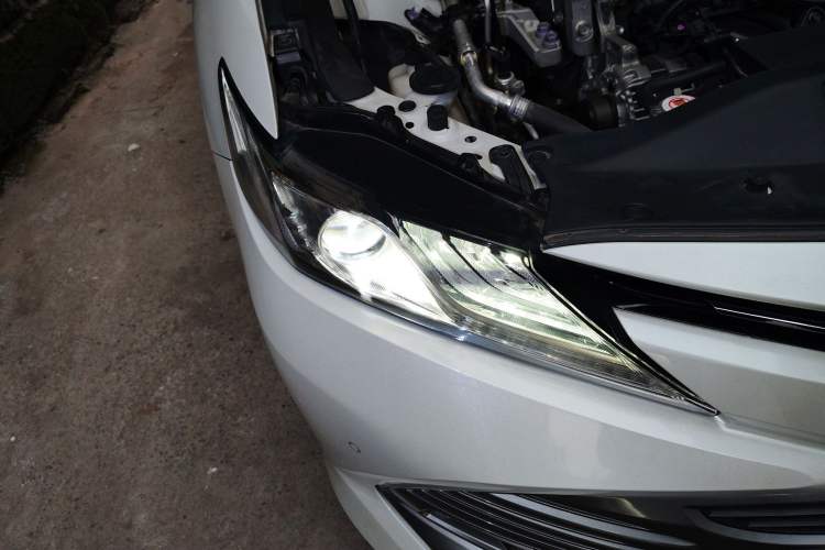 Used Toyota Camry 2019 2.0G Luxury Edition China VI Standard Right Front Headlight