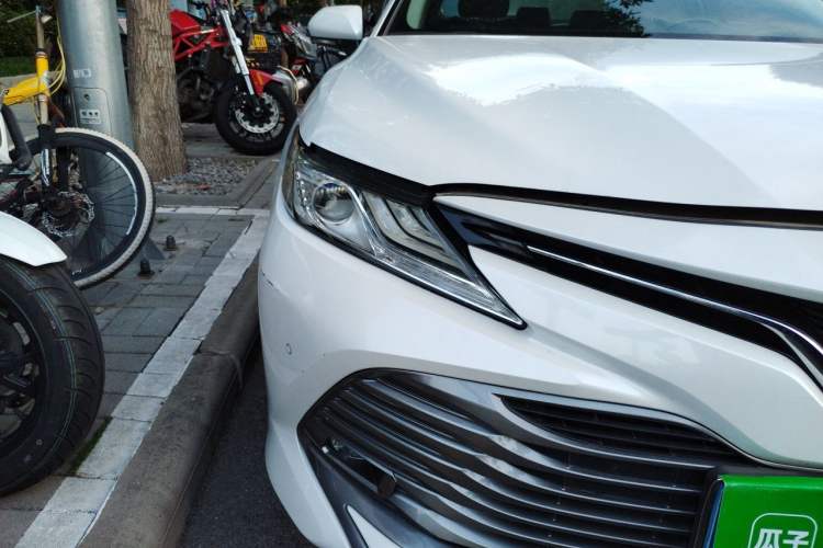 Used Toyota Camry 2019 2.0G Luxury Edition China VI Standard Right Front Headlight