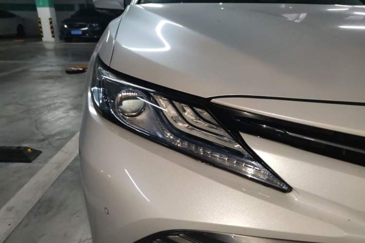 Used Toyota Camry 2019 Dual-Engine 2.5 HG Luxury Edition China VI Standard Right Front Headlight