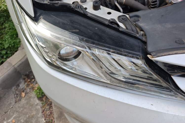 Used Toyota Camry 2019 2.0G Luxury Edition China VI Standard Right Front Headlight