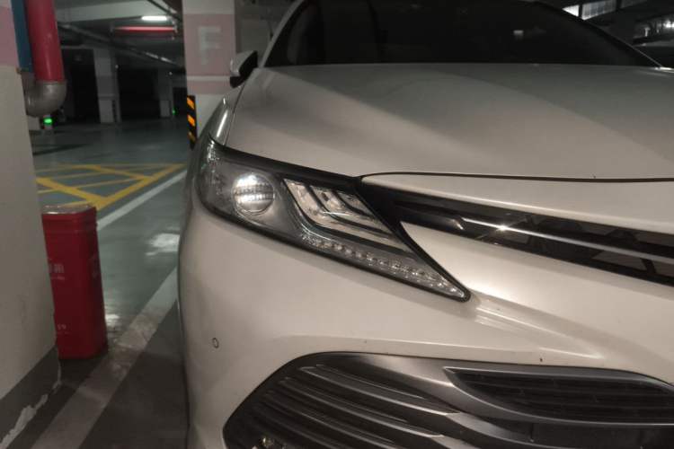 Used Toyota Camry 2019 2.0G Luxury Edition China VI Standard Right Front Headlight