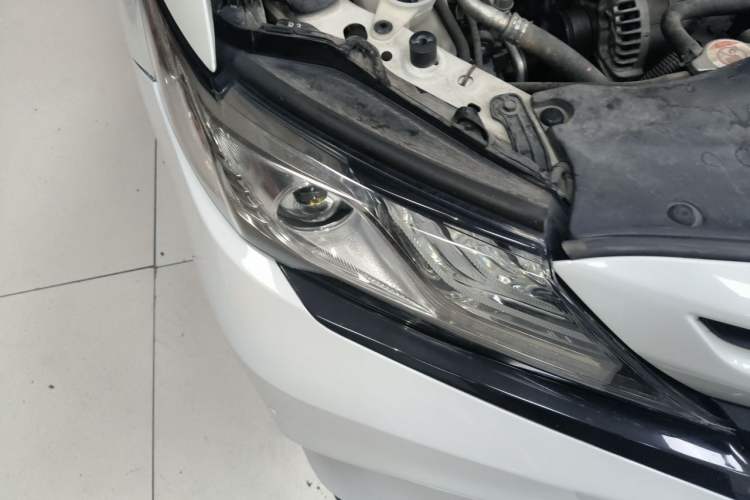 Used Toyota Camry 2019 2.5S FENGSHANG Version China VI Standard Right Front Headlight