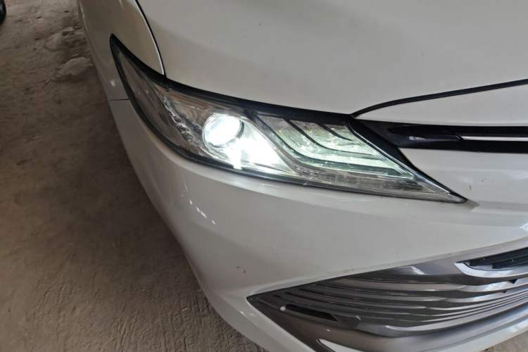 Used Toyota Camry 2019 Revised Version 2.0G Luxury Edition Right Front Headlight