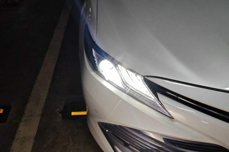 Used Toyota Camry 2019 Dual-Engine 2.5 HG Luxury Edition China VI Standard Right Front Headlight