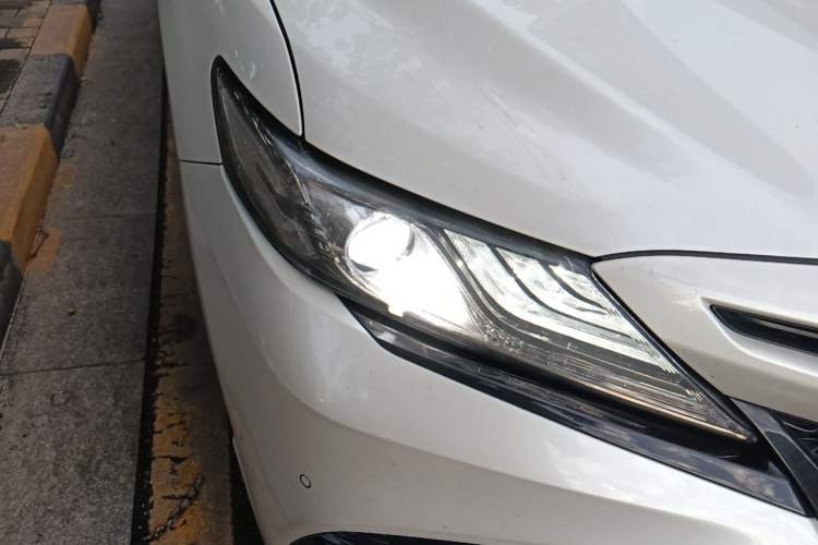 Used Toyota Camry 2019 Revised Version Dual-Engine 2.5 HS Fēngshàng Edition Right Front Headlight