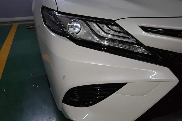 Used Toyota Camry 2019 2.0S FENGSHANG Version China VI Standard Right Front Headlight