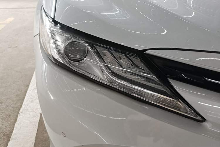 Used Toyota Camry 2019 Revised Version 2.0G Luxury Edition Right Front Headlight