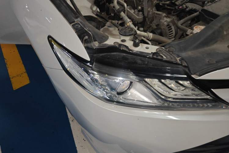 Used Toyota Camry 2019 2.0G Luxury Edition China VI Standard Right Front Headlight