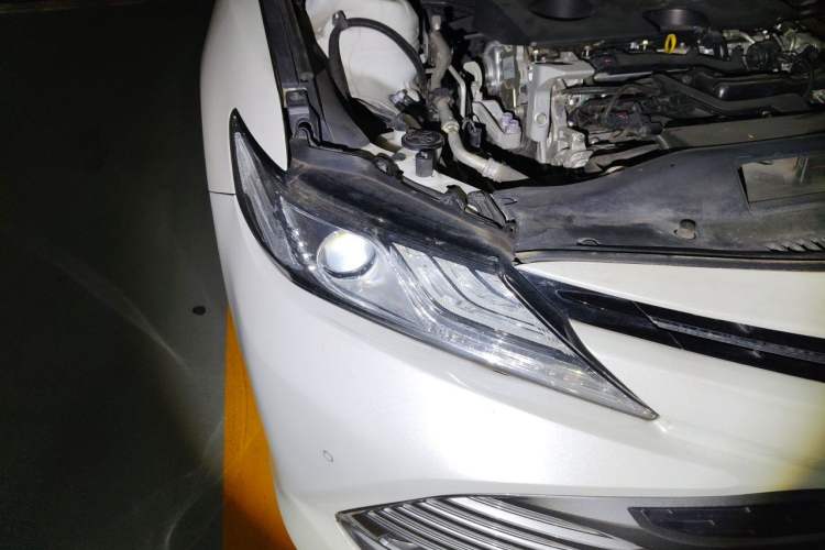 Used Toyota Camry 2019 2.0G Luxury Edition China VI Standard Right Front Headlight