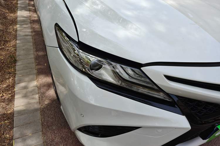Used Toyota Camry 2019 2.0S FENGSHANG Version China V Standard Right Front Headlight