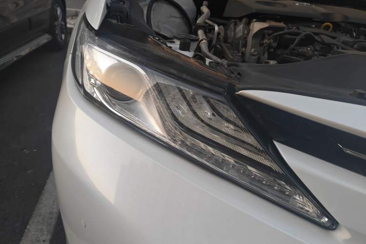 Used Toyota Camry 2019 2.0G Luxury Edition China V Standard Right Front Headlight