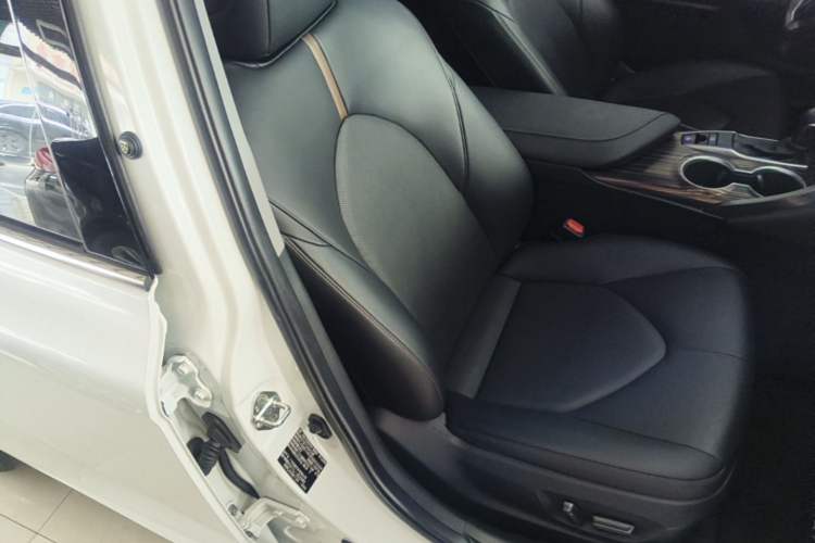 Used Toyota Camry 2019 2.0G Luxury Edition China VI Standard Right Front Seat