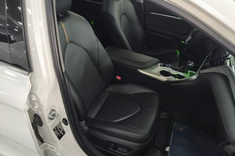 Used Toyota Camry 2019 Revised Version Dual-Engine 2.5 HG Luxury Edition Right Front Seat