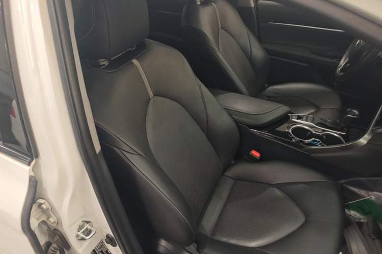 Used Toyota Camry 2019 Revised Version 2.5S Fēngshàng Edition Right Front Seat