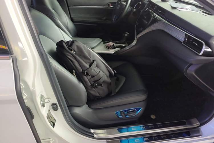 Used Toyota Camry 2019 Dual-Engine 2.5 HG Luxury Edition China VI Standard Right Front Seat