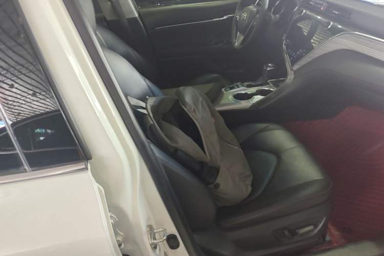 Used Toyota Camry 2019 Dual-Engine 2.5 HG Luxury Edition China VI Standard Right Front Seat