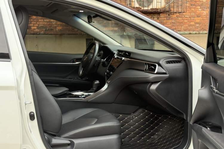 Used Toyota Camry 2019 Revised Version 2.5S Fēngshàng Edition Right Front Seat